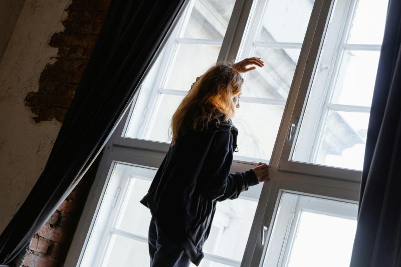 Agoraphobia: What It Feels Like and How to Cope