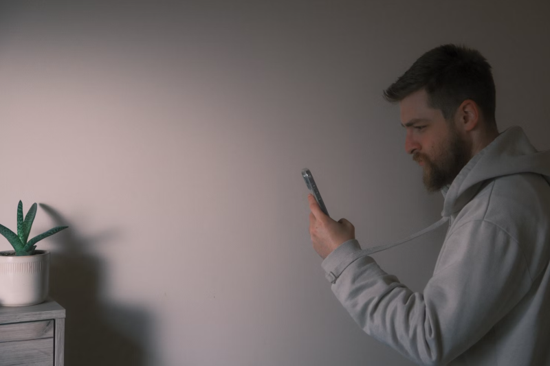 When Comparison Quietly Eats Away at Your Happiness