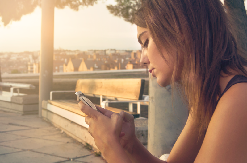 How to Gently Break the Habit of Reaching for Your Phone